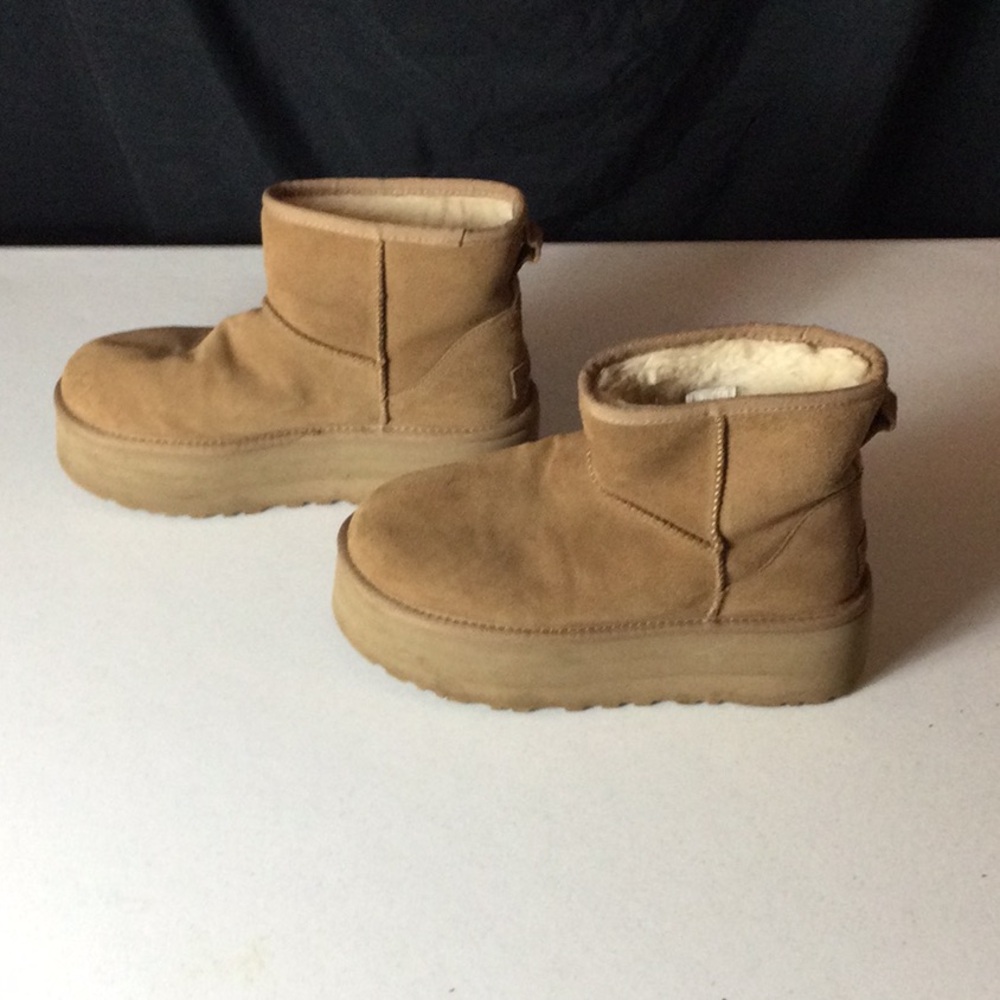 UGG Women's Brown Platform Ankle Boots - Picture 4 of 15
